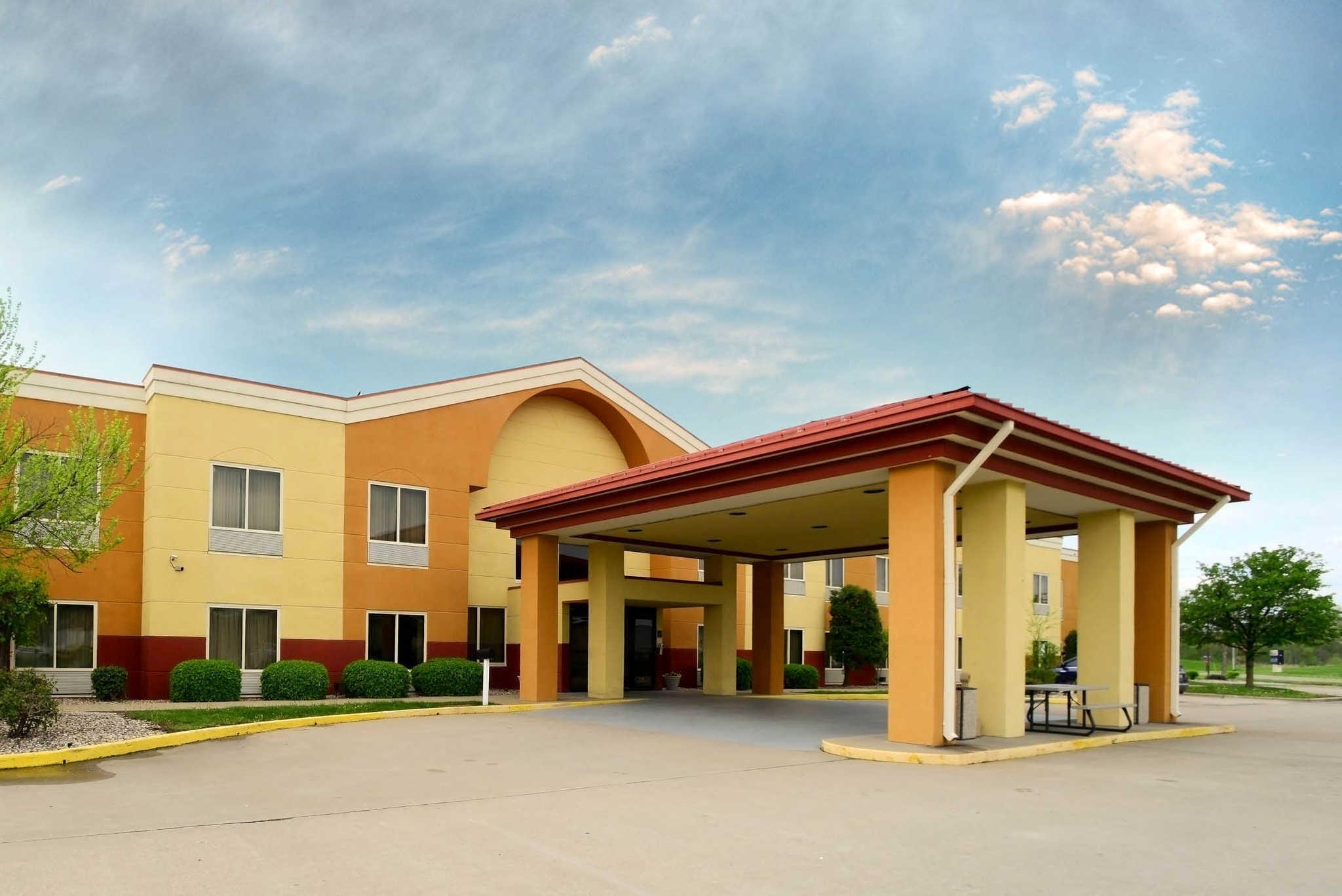 Hotel Baymont By Wyndham Marion Esterno foto