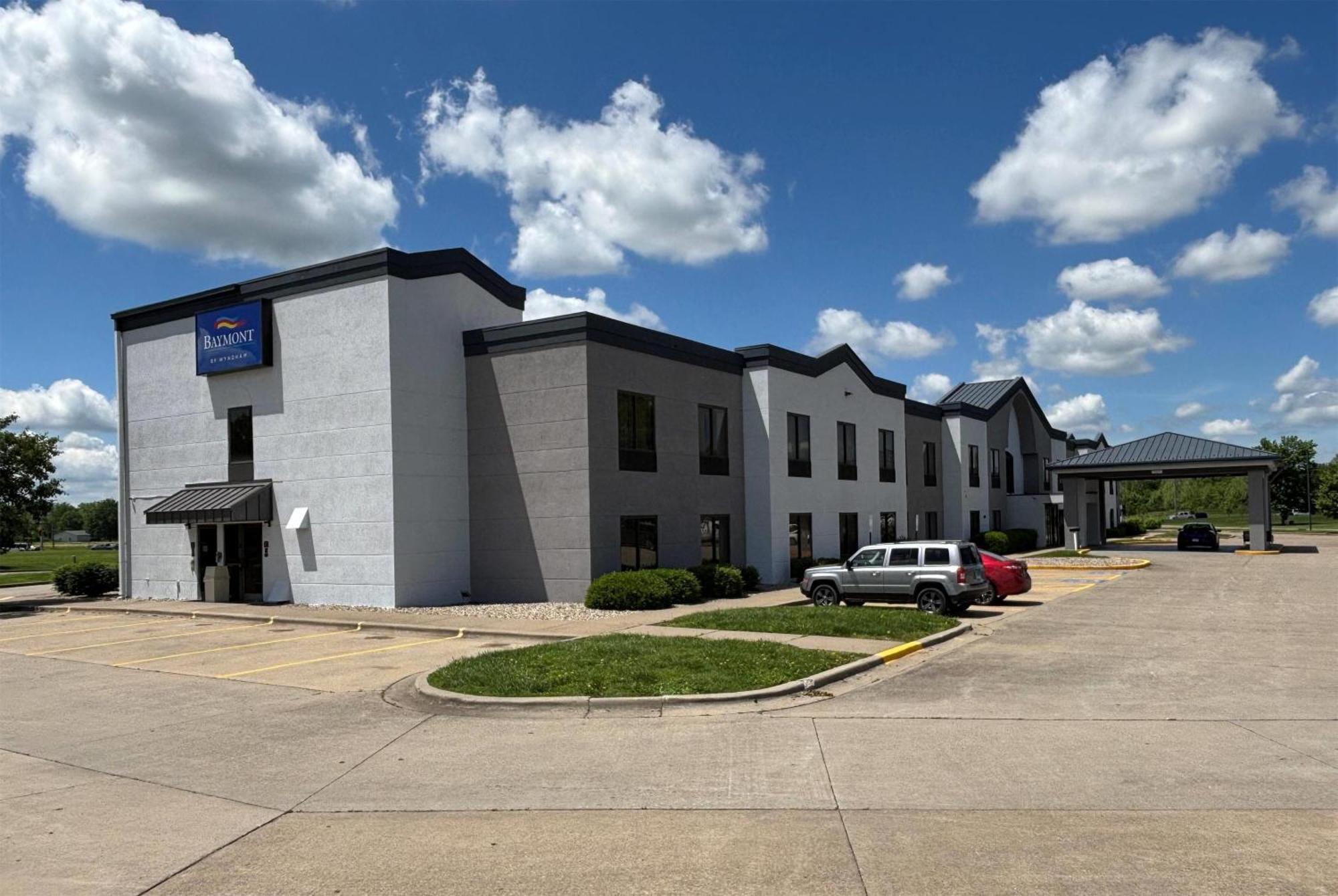 Hotel Baymont By Wyndham Marion Esterno foto