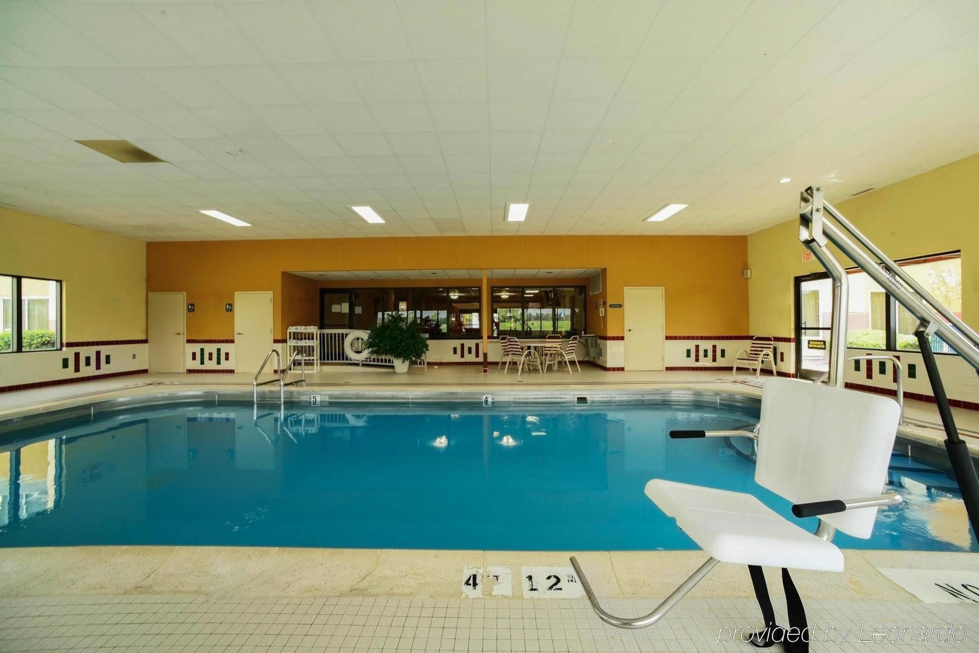 Hotel Baymont By Wyndham Marion Esterno foto